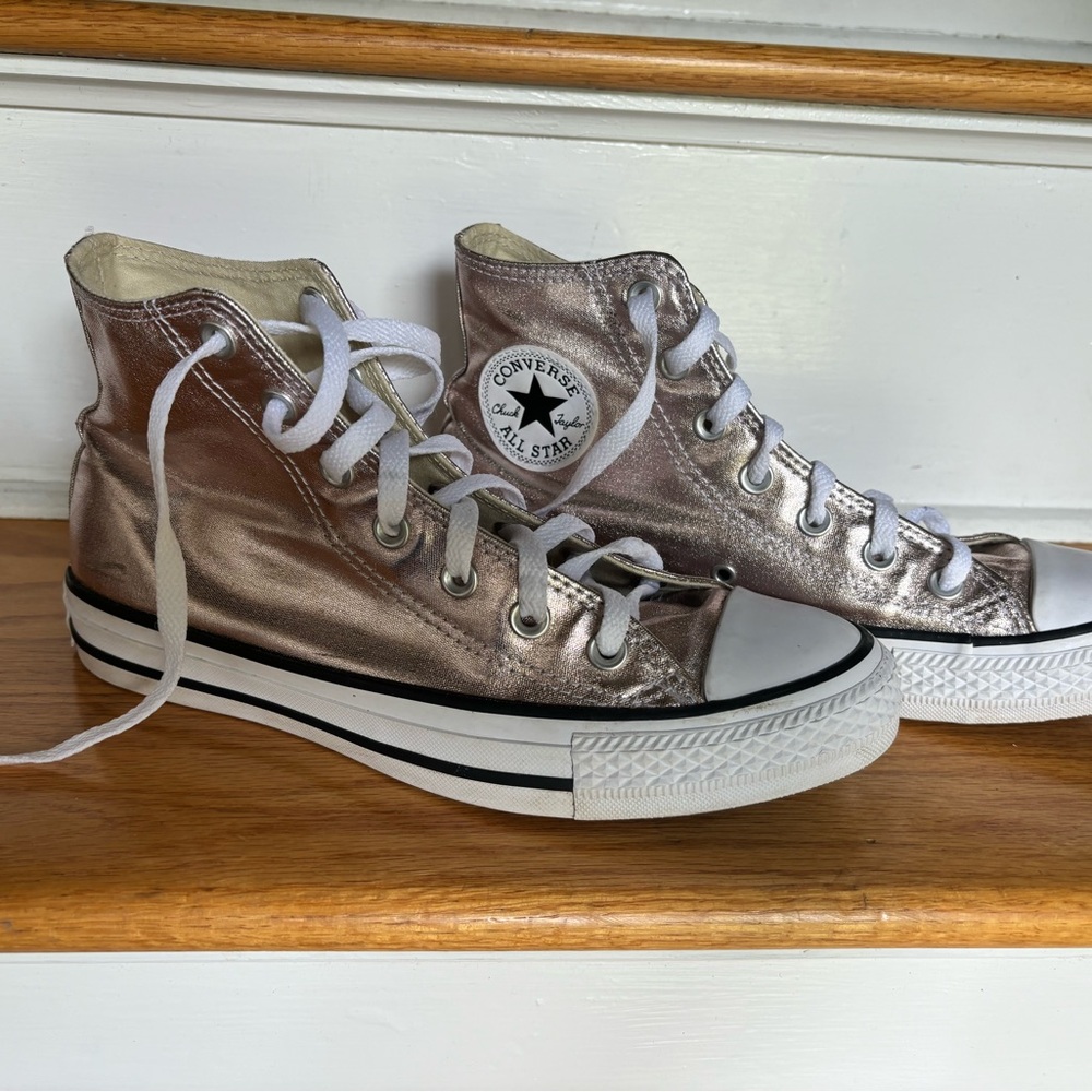 Converse high top. Rose gold color. Size 8